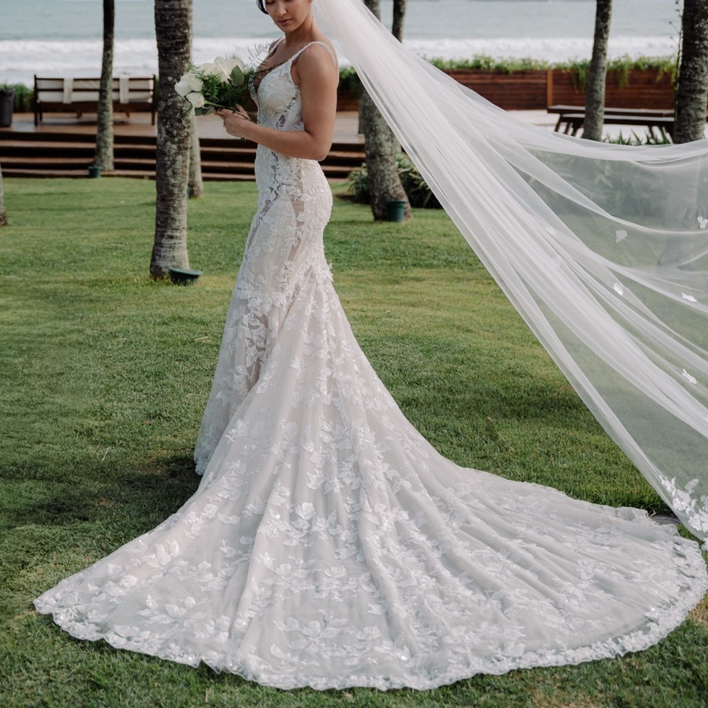 Lace Bridal Gown in Ivory